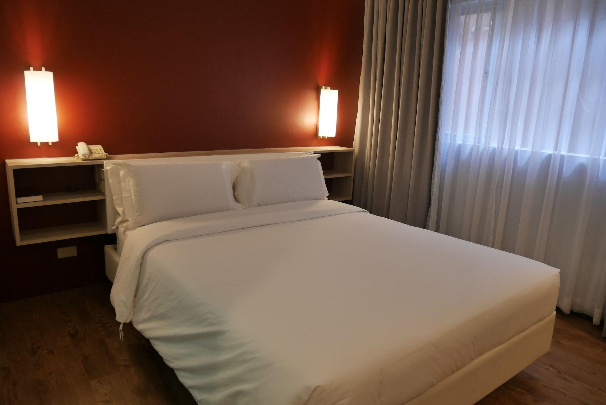 Circle Inn Hotel And Suites Bacolod Esterno foto