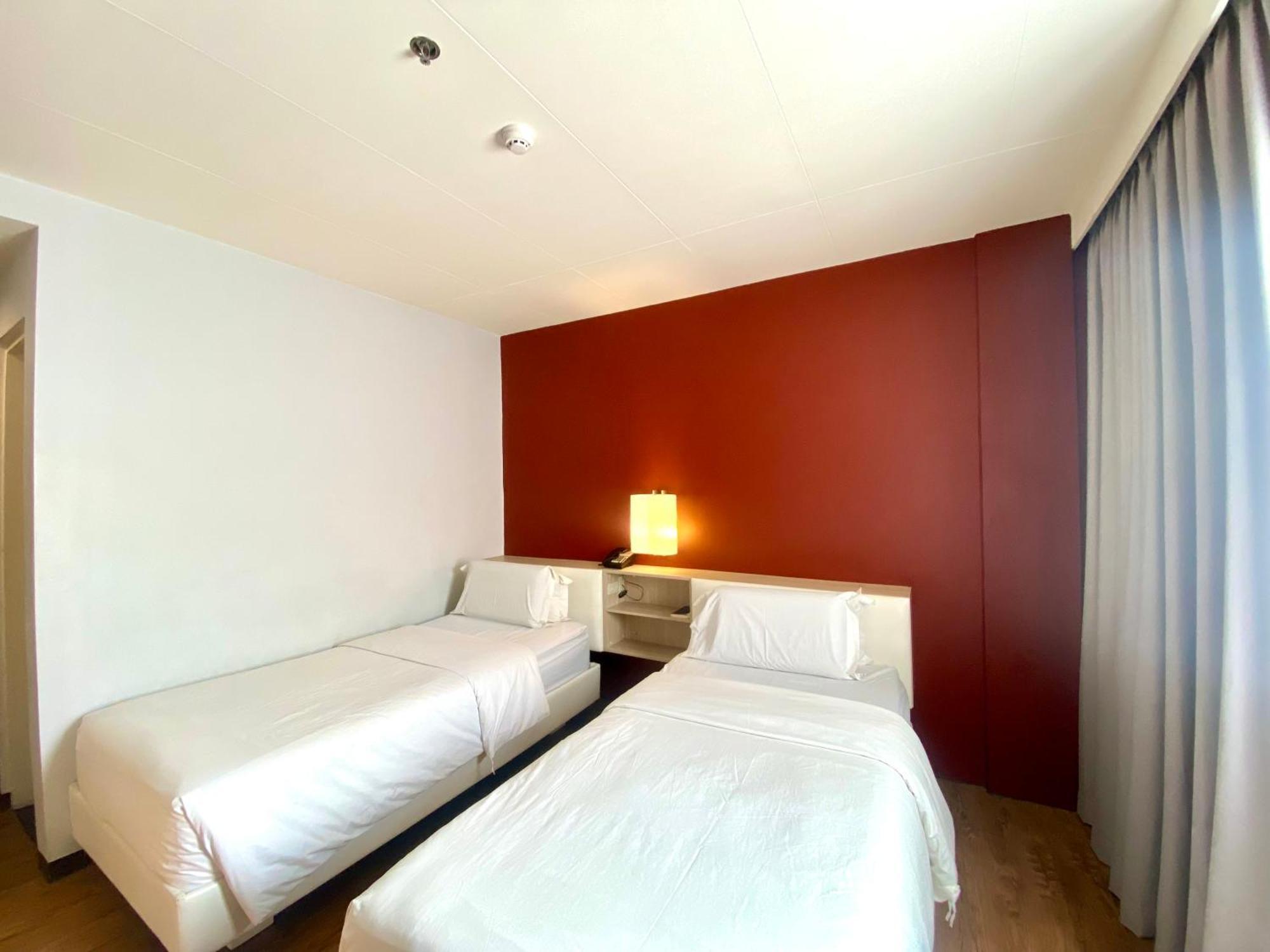 Circle Inn Hotel And Suites Bacolod Esterno foto