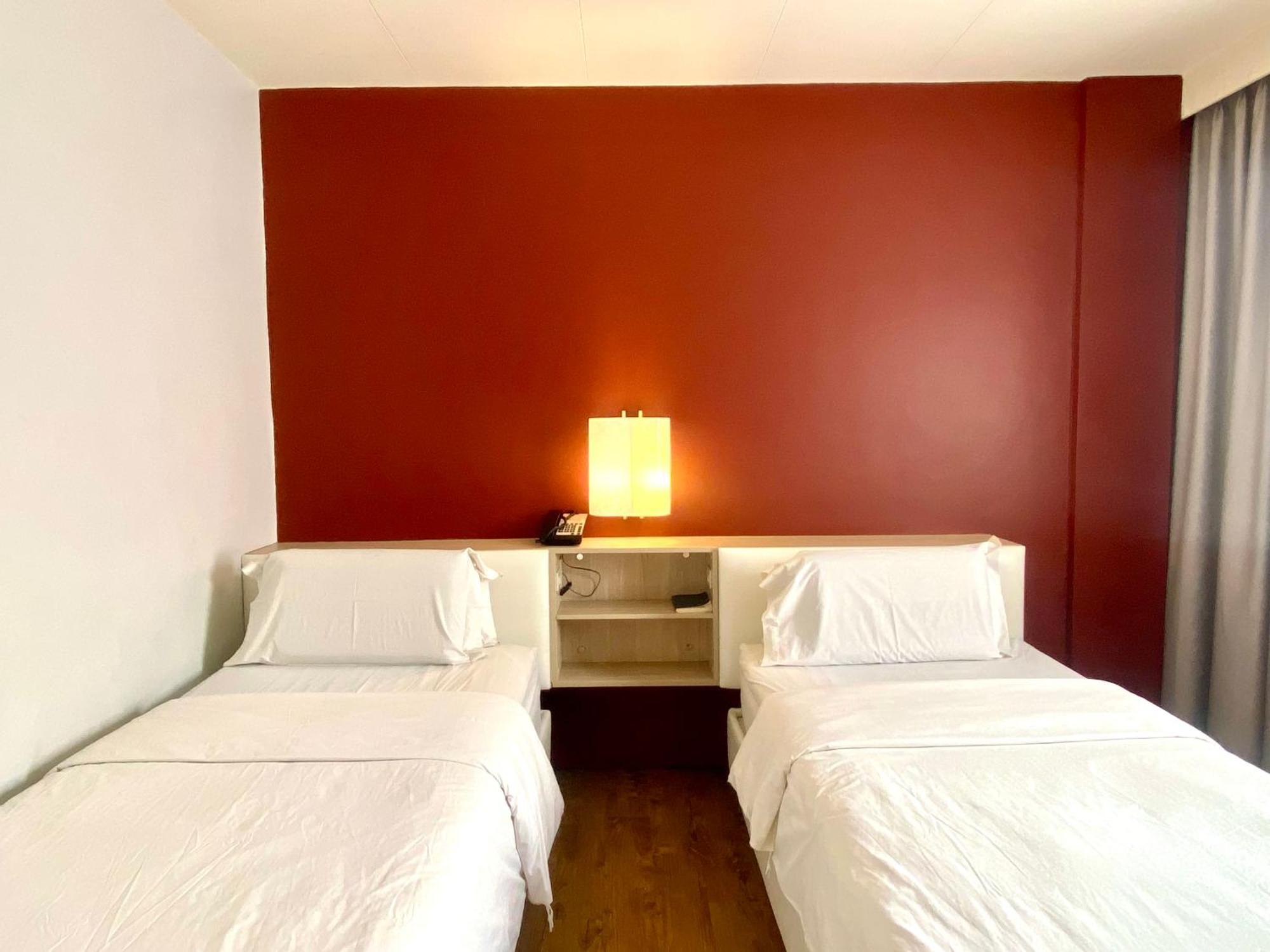 Circle Inn Hotel And Suites Bacolod Esterno foto