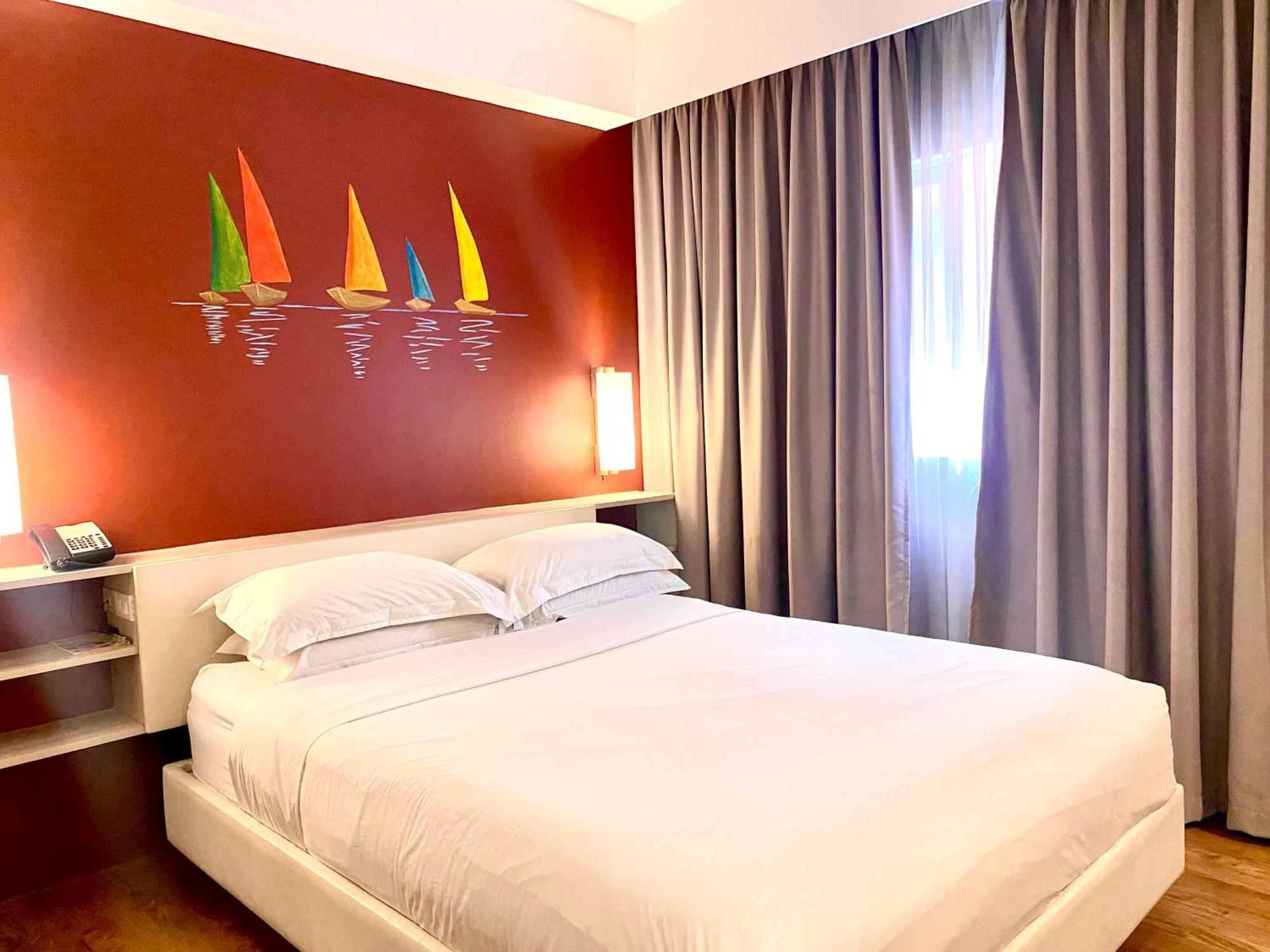 Circle Inn Hotel And Suites Bacolod Esterno foto