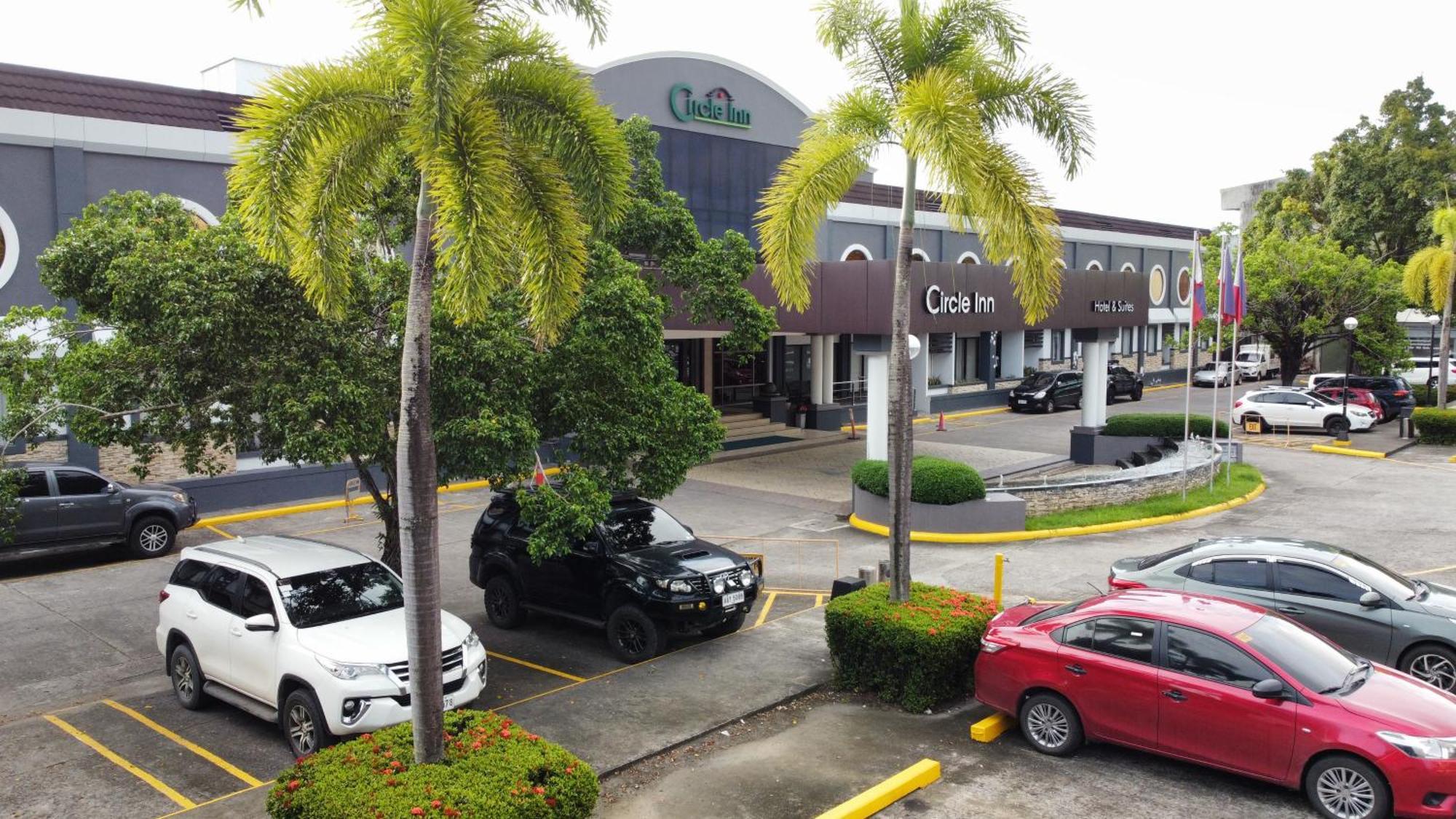 Circle Inn Hotel And Suites Bacolod Esterno foto